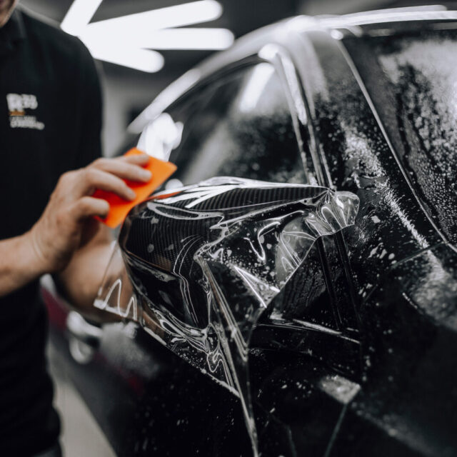 istock-car-service-02